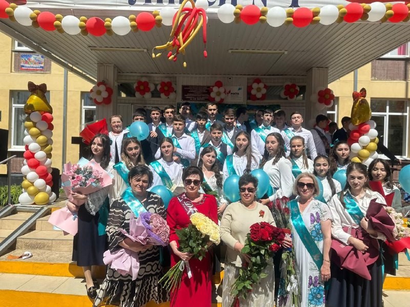 Веселый и грустный &amp;quot;Последний звонок&amp;quot;.