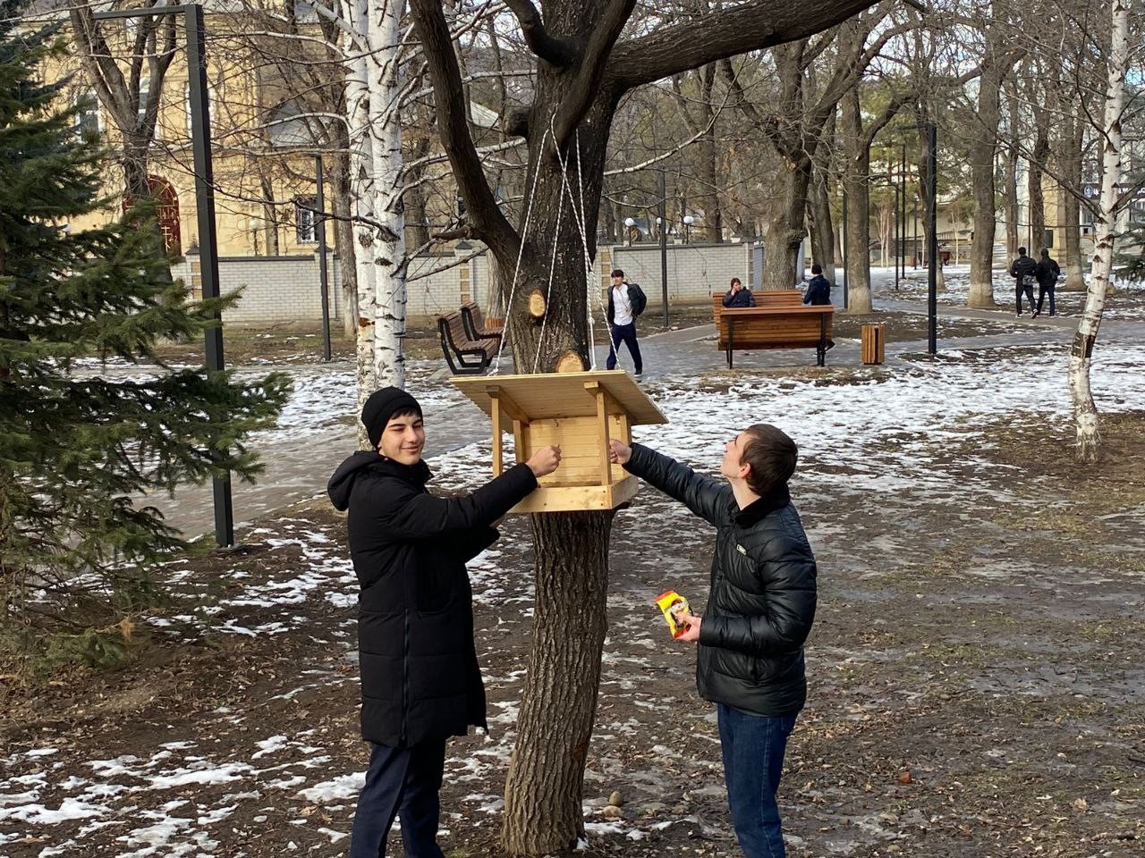 Волонтеры.