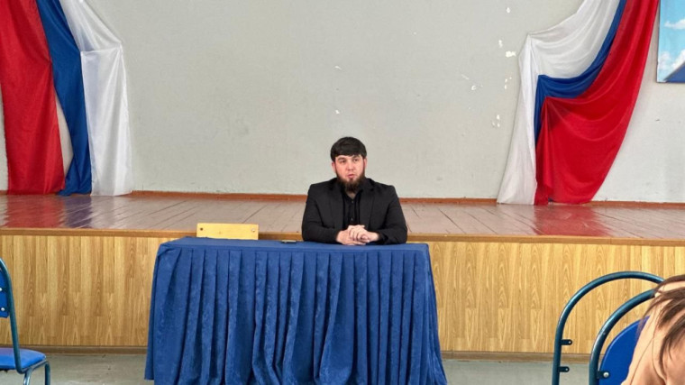 Встреча учащихся старших классов с имамом Семеновым Мухамматом.